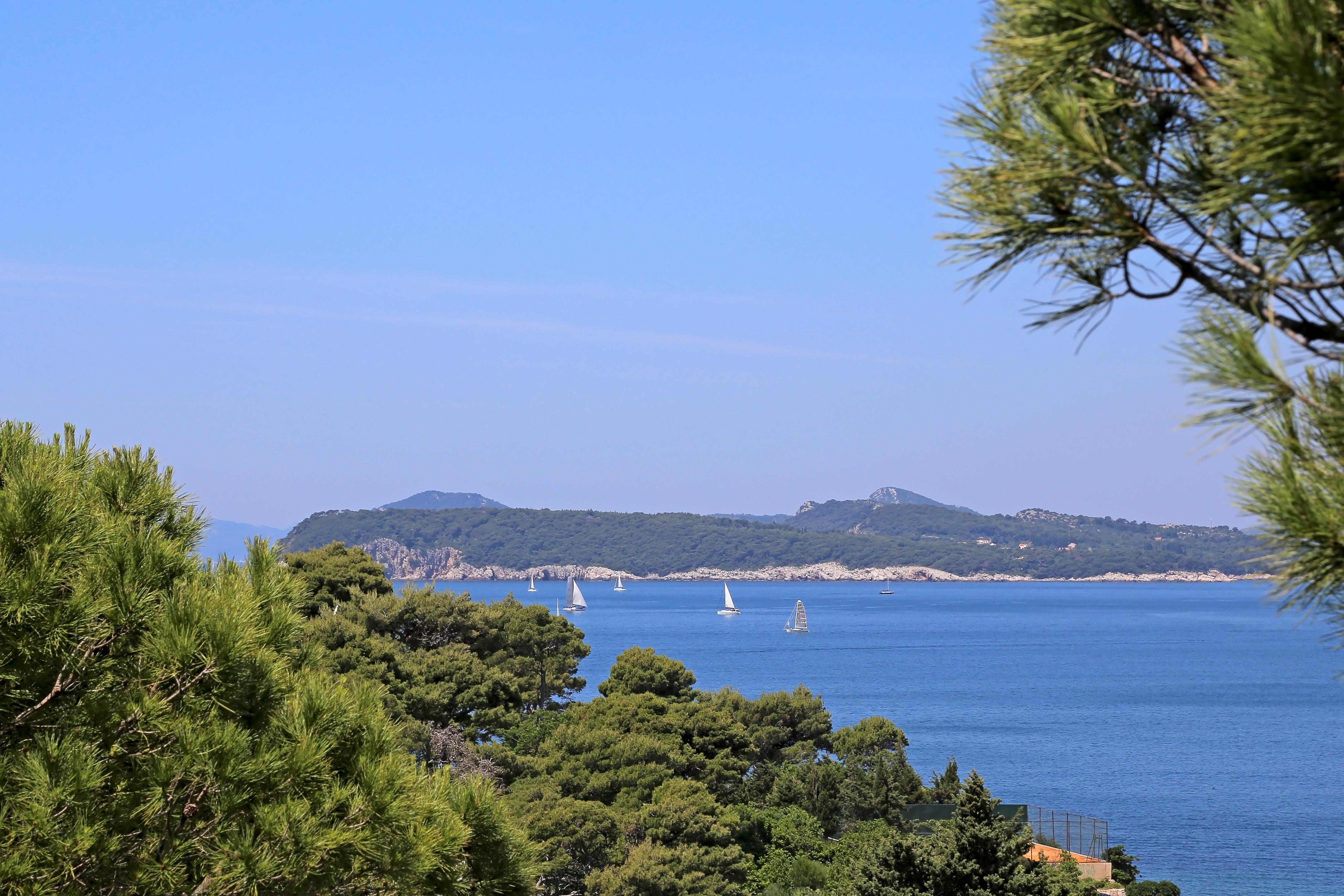 Vis Hotel